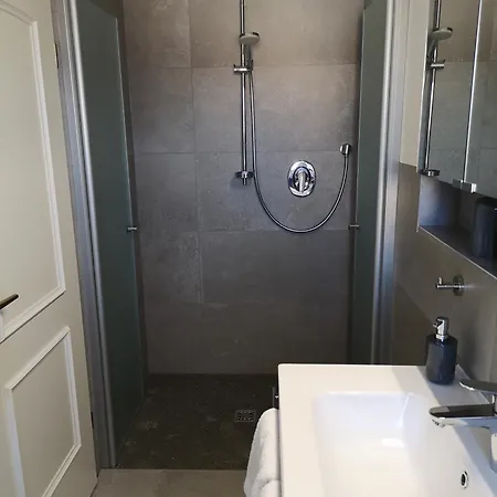 Schneider Apartment *